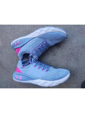 Womens Under Armour Charged Vantage size 8.5